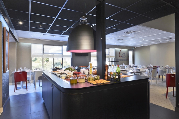 Imagen del bar/restaurante del Hotel Campanile Lyon Nord - Ecully. Foto 7