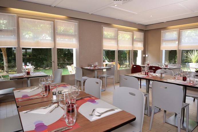 Imagen del bar/restaurante del Hotel Campanile Marmande. Foto 3