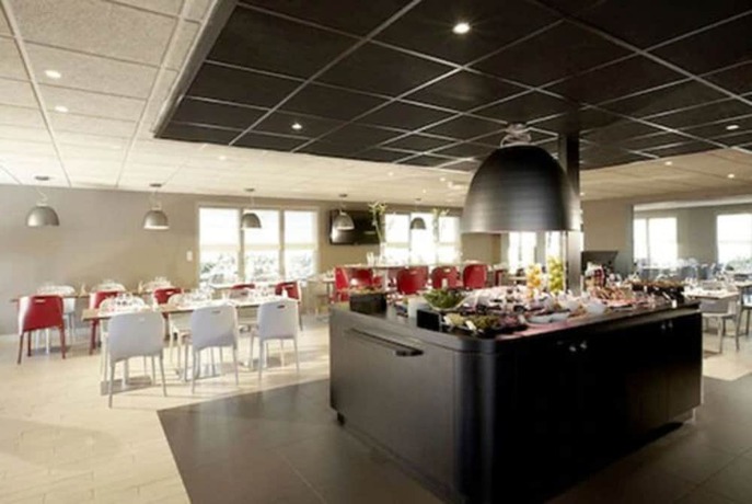 Imagen del bar/restaurante del Hotel Campanile Marseille St Antoine. Foto 2