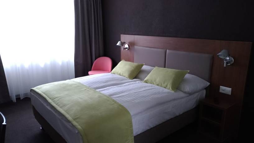 Imagen de la habitación del Hotel Campanile Martigny. Foto 5