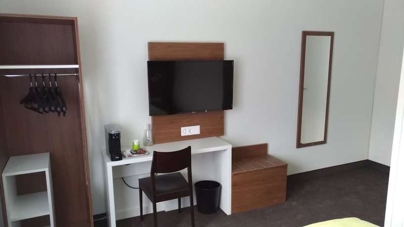 Imagen de la habitación del Hotel Campanile Martigny. Foto 11