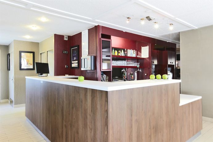 Imagen de los interiores del Hotel Campanile Maubeuge. Foto 20