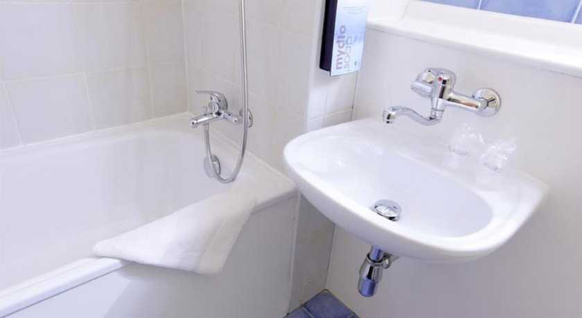 Imagen de la habitación del Hotel Campanile Maubeuge. Foto 17