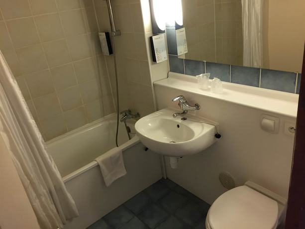 Imagen de la habitación del Hotel Campanile Maubeuge. Foto 18