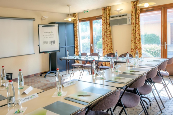 Imagen de los interiores del Hotel Campanile Millau. Foto 12