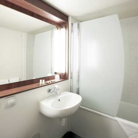 Imagen de la habitación del Hotel Campanile Mont De Marsan. Foto 17