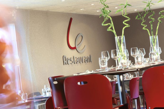 Imagen del bar/restaurante del Hotel Campanile Mont De Marsan. Foto 2