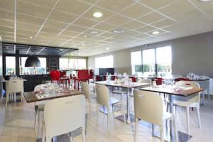 Imagen del bar/restaurante del Hotel Campanile Montbeliard - Sochaux. Foto 9