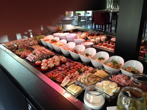 Imagen del bar/restaurante del Hotel Campanile Montbeliard - Sochaux. Foto 10