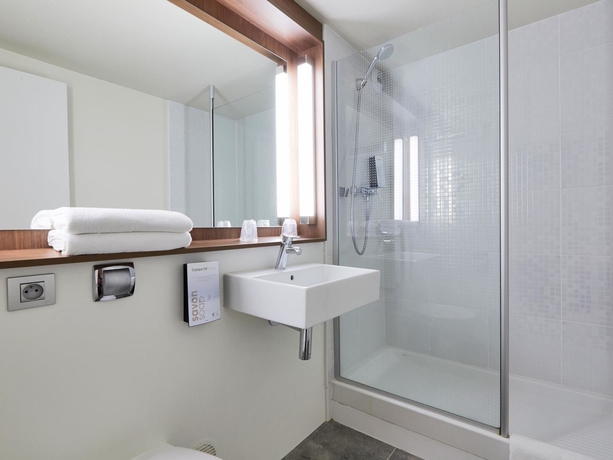 Imagen de la habitación del Hotel Campanile Montesson - Le Vésinet. Foto 8