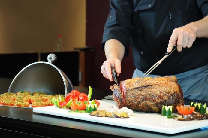 Imagen del bar/restaurante del Hotel Campanile - Montpellier Le Millenaire. Foto 5