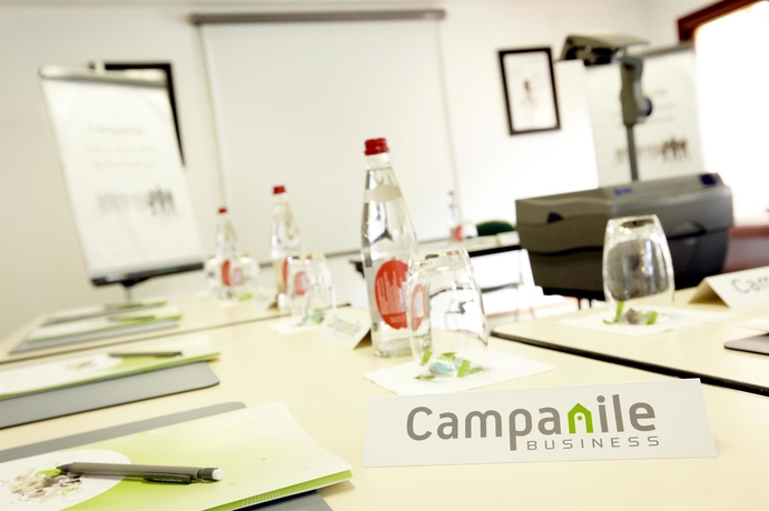 Imagen de los interiores del Hotel Campanile NATURE - Aix En Provence Meyreuil. Foto 15