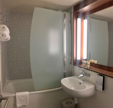 Imagen de la habitación del Hotel Campanile NATURE - Aix Les Bains. Foto 7