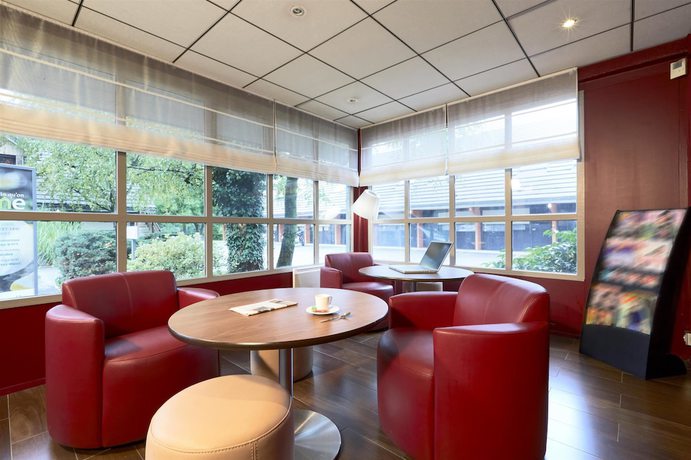 Imagen de los interiores del Hotel Campanile NATURE - Aix Les Bains. Foto 17