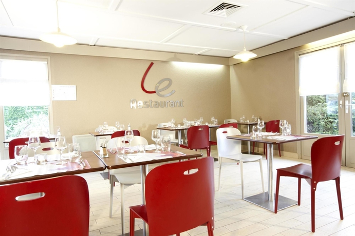 Imagen del bar/restaurante del Hotel Campanile NATURE - Biarritz. Foto 9