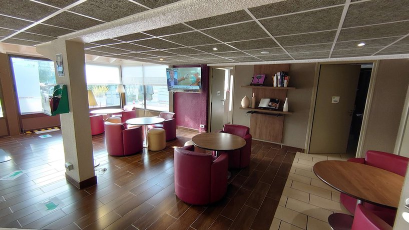Imagen de los interiores del Hotel Campanile NATURE - Bordeaux Lac. Foto 17