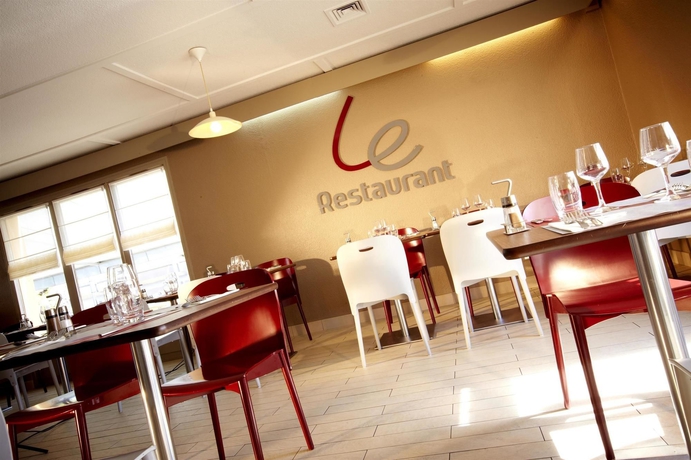 Imagen del bar/restaurante del Hotel Campanile NATURE - Bordeaux Ouest Le Bouscat. Foto 7