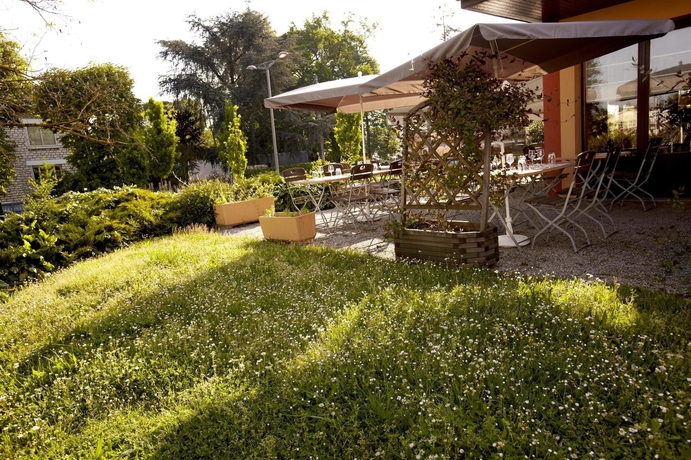 Imagen general del Hotel Campanile NATURE - Bordeaux Ouest Le Bouscat. Foto 1