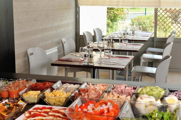 Imagen del bar/restaurante del Hotel Campanile NATURE - Bordeaux Sud Pessac. Foto 9
