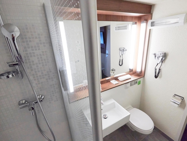 Imagen de la habitación del Hotel Campanile NATURE - Clermont Ferrand Le Brezet. Foto 13