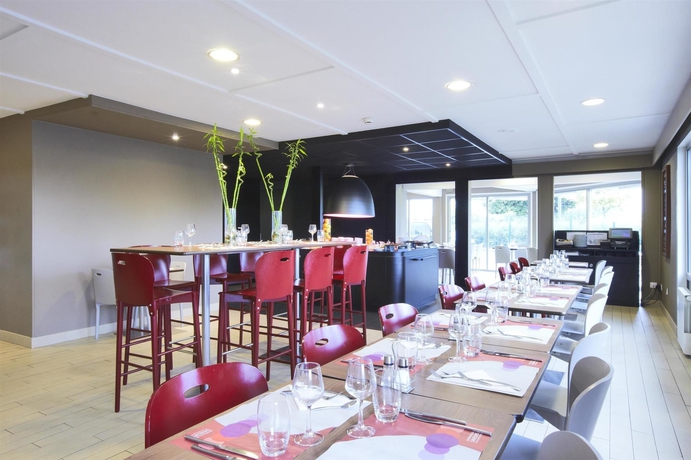 Imagen del bar/restaurante del Hotel Campanile NATURE - Dijon Est Saint-Apollinaire. Foto 4