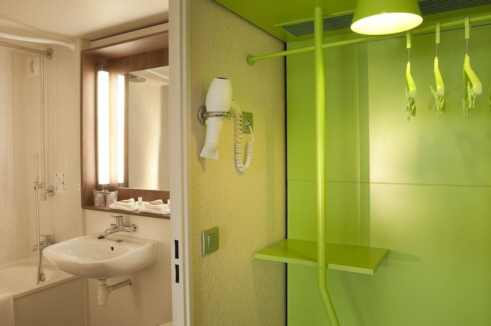 Imagen de la habitación del Hotel Campanile NATURE - Ep&ocirc;ne. Foto 15