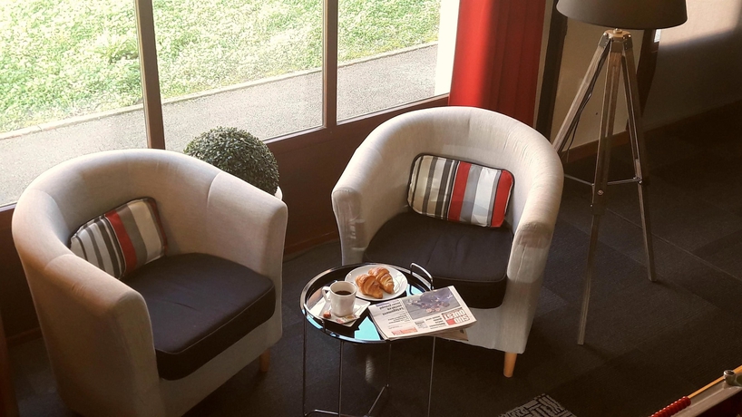 Imagen del bar/restaurante del Hotel Campanile NATURE - La Rochelle Puilboreau. Foto 9