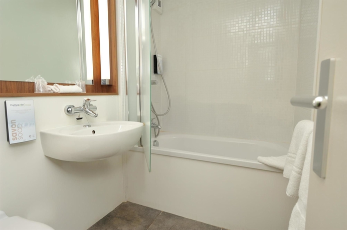 Imagen de la habitación del Hotel Campanile NATURE - Lyon Airport. Foto 10