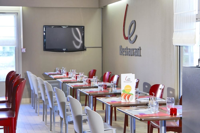 Imagen del bar/restaurante del Hotel Campanile NATURE - Metz Sud Jouy aux Arches. Foto 6