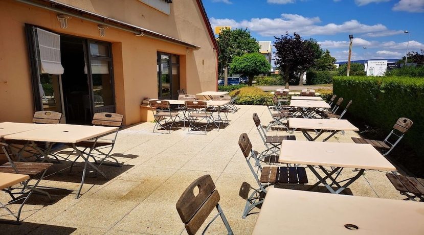 Imagen del bar/restaurante del Hotel Campanile NATURE - Metz Sud Jouy aux Arches. Foto 10