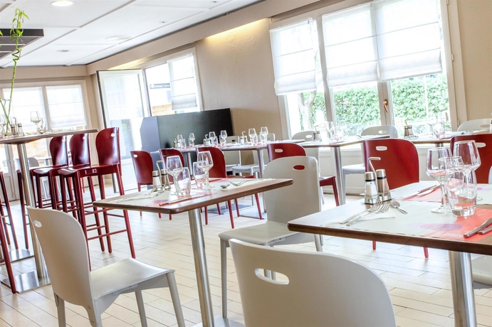 Imagen del bar/restaurante del Hotel Campanile NATURE - Montpellier Sud. Foto 8
