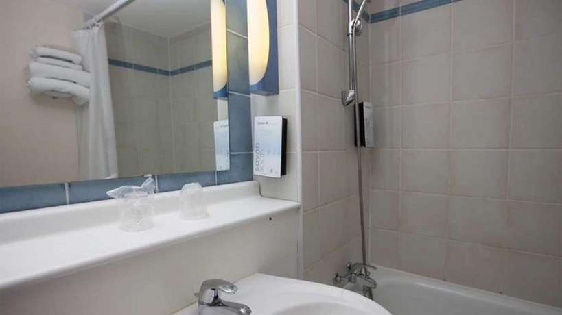 Imagen de la habitación del Hotel Campanile NATURE - Niort Est La Cr&egrave;che. Foto 13