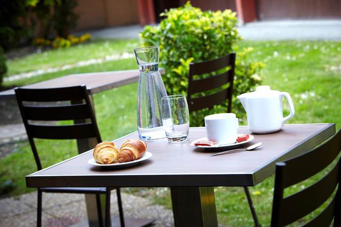 Imagen del bar/restaurante del Hotel Campanile NATURE - Paris Ouest Gennevilliers Port. Foto 6