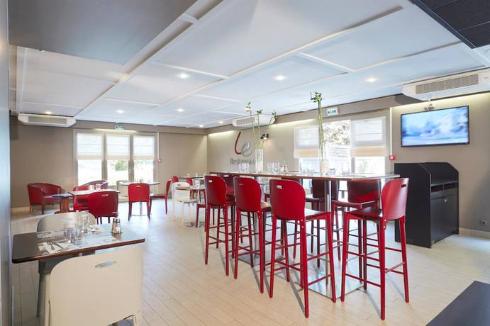 Imagen del bar/restaurante del Hotel Campanile NATURE - Paris Ouest Gennevilliers Port. Foto 7