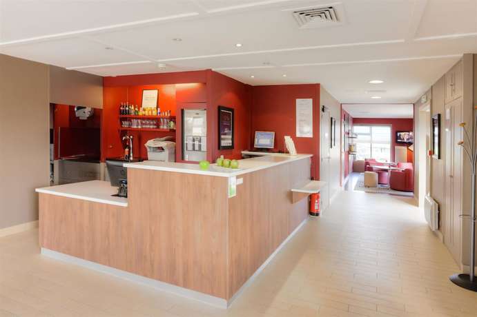 Imagen de los interiores del Hotel Campanile NATURE - Poitiers Sud Aeroport. Foto 18