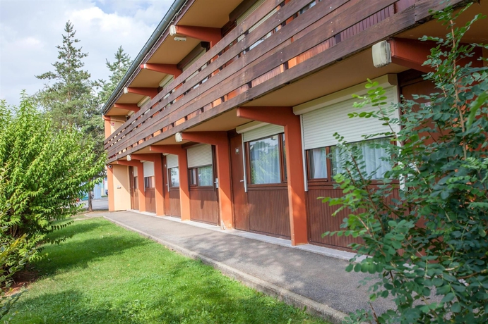 Imagen de los exteriores del Hotel Campanile NATURE - Rodez. Foto 12
