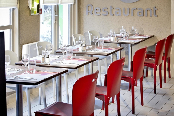 Imagen del bar/restaurante del Hotel Campanile NATURE - Strasbourg Sud Geispolsheim. Foto 8