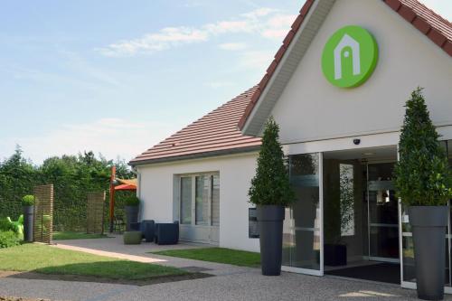 Imagen general del Hotel Campanile NATURE - Villennes sur Seine Poissy. Foto 4