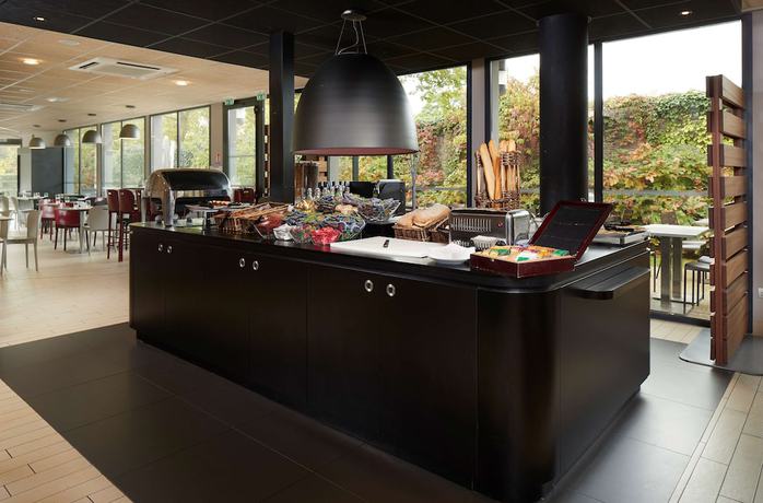 Imagen del bar/restaurante del Hotel Campanile Nantes Centre - Saint Jacques. Foto 4