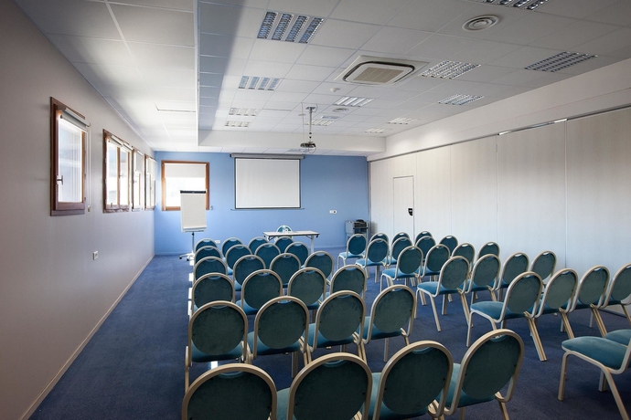 Imagen de los interiores del Hotel Campanile Narbonne. Foto 12