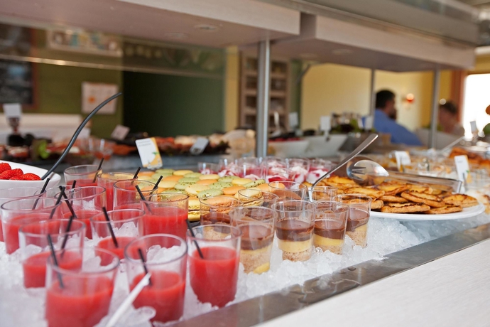 Imagen del bar/restaurante del Hotel Campanile Narbonne. Foto 5