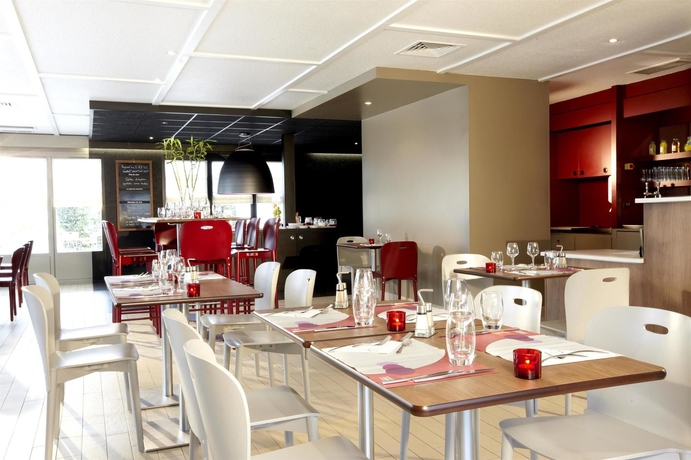 Imagen del bar/restaurante del Hotel Campanile Nature - Bayonne. Foto 5