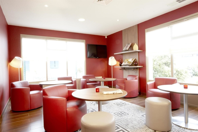 Imagen de los interiores del Hotel Campanile Nature - Bayonne. Foto 15