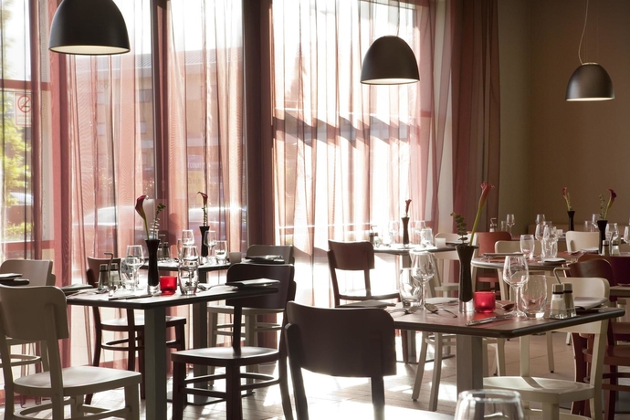 Imagen del bar/restaurante del Hotel Campanile Northampton. Foto 6