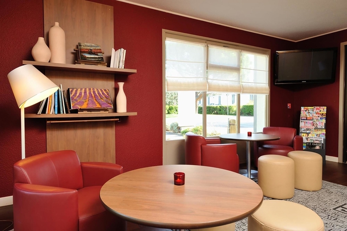 Imagen de los interiores del Hotel Campanile Orange. Foto 16