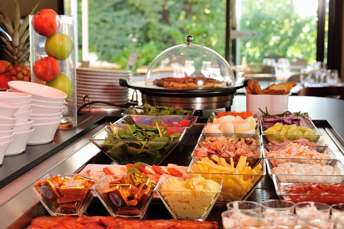 Imagen del bar/restaurante del Hotel Campanile Orange. Foto 5