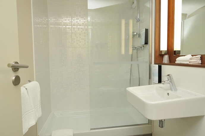 Imagen de la habitación del Hotel Campanile Orange. Foto 14