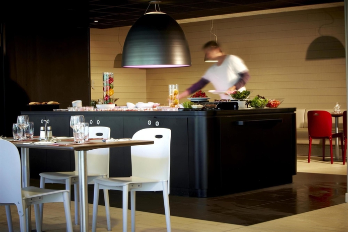 Imagen del bar/restaurante del Hotel Campanile PRIME - Lyon Centre Gare Part Dieu. Foto 6