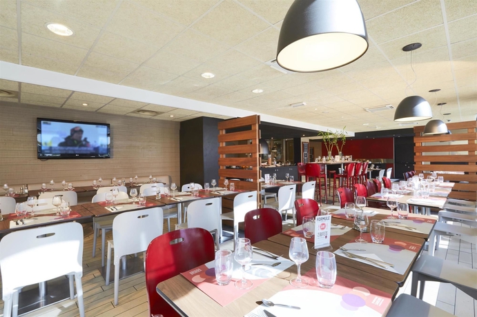 Imagen del bar/restaurante del Hotel Campanile PRIME - Lyon Centre Gare Part Dieu. Foto 9