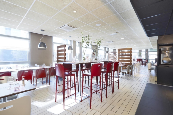 Imagen del bar/restaurante del Hotel Campanile PRIME - Lyon Centre Gare Part Dieu. Foto 11